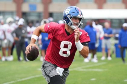 QB Jones incites scuffle at Giants-Lions practice