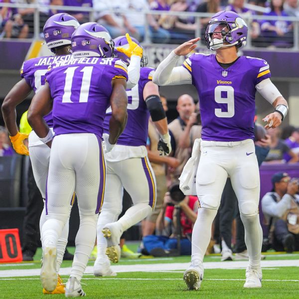 QB McCarthy takes 'singular step' as Vikings win