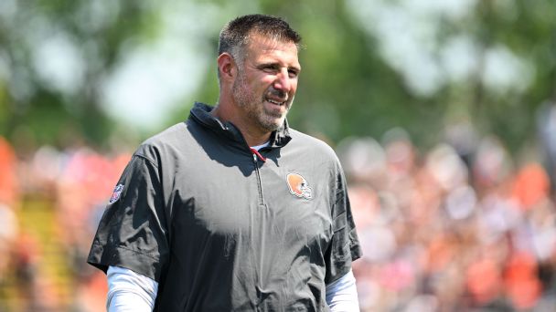 Racing Jameis Winston and blocking TEs: What exactly is Mike Vrabel doing in Cleveland?