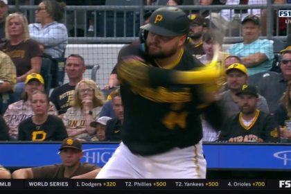 Rowdy Tellez & Ke'Bryan Hayes knock in the first couple runs for the Pirates to go up 2-0 on the Padres