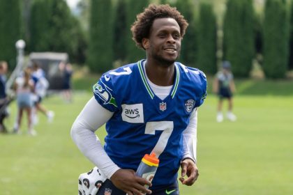 Seahawks' Smith returns to practice from injuries