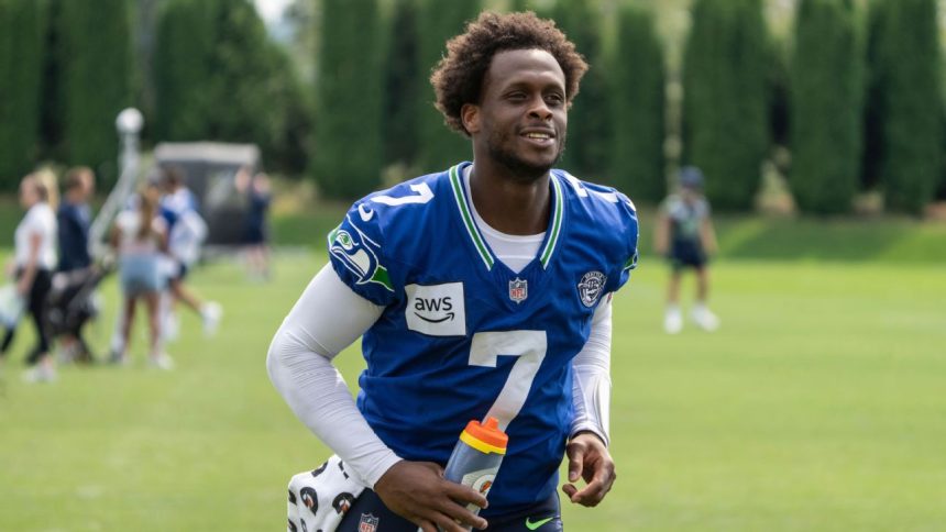 Seahawks' Smith returns to practice from injuries