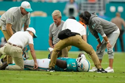 Source: Fins lose backup OL Smith to ACL tear