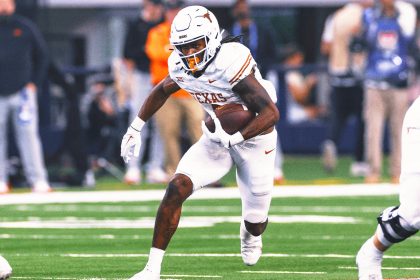 Texas RB CJ Baxter reportedly out for 2024 season after knee injury