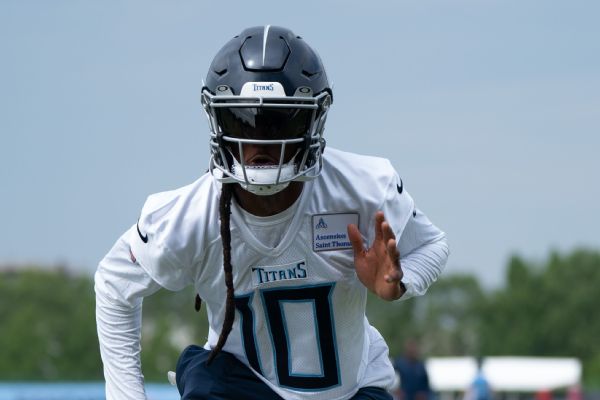 Titans WR Hopkins will not need knee surgery