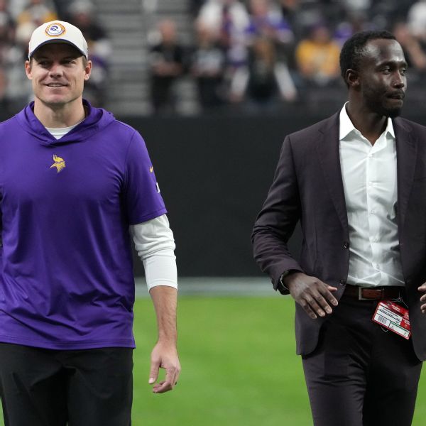 Vikings content to wait on GM, coach contracts