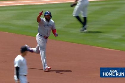 Vladimir Guerrero BELTS a solo homer in the opening inning against Yankees | MLB on FOX