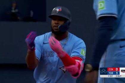 Vladimir Guerrero Jr. cranks a no-doubt homer to give the Blue Jays an early lead vs. the Reds