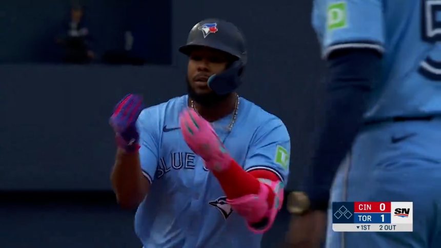 Vladimir Guerrero Jr. cranks a no-doubt homer to give the Blue Jays an early lead vs. the Reds