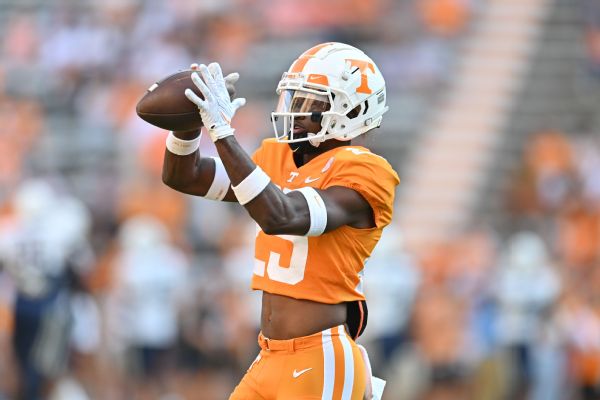 Vols lose starting DB Thomas (knee) for season