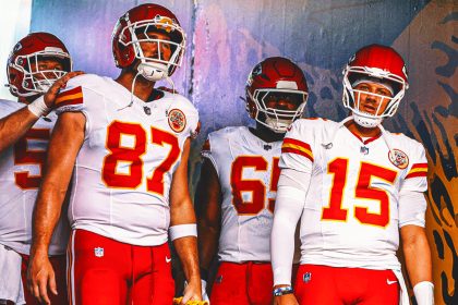 Will Chiefs' offensive burden once again fall on Patrick Mahomes, Travis Kelce?