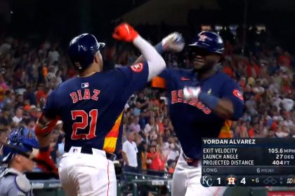 Astros' Yordan Álvarez cranks his 2nd home run of the day vs. the Royals, his 30th blast of the year