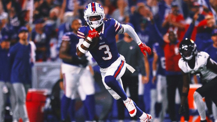 Damar Hamlin snags first INT of his career in front of roaring Bills crowd