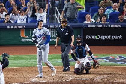 Dodgers' Shohei Ohtani becomes first MLB player to post 50/50 season