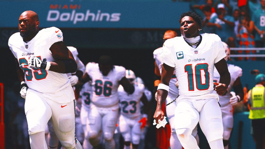 Dolphins rally around Tyreek Hill as agent calls for officers to be fired