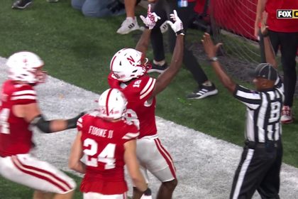 Dylan Raiola connects with Isaiah Neyor for a 6-yard TD, giving Nebraska the lead over Illinois