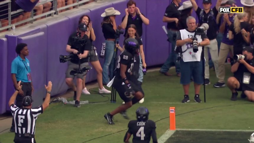 Josh Hoover links up with Eric McAlister for a 14-yard TD, giving TCU an early lead over UCF