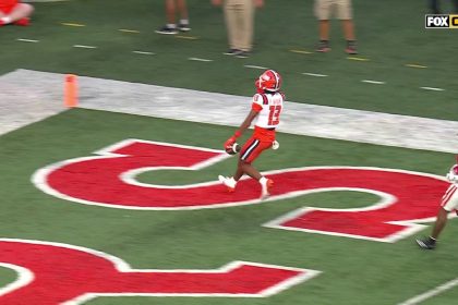 Luke Altmyer finds Pat Bryant for a 27-yard TD, giving Illinois an early lead over Nebraska