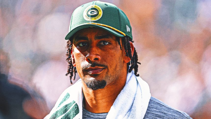 QB Jordan Love practices with Packers as he continues recovery from knee injury