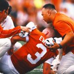 Quinn Ewers leaves Texas vs. UTSA with abdominal injury, Arch Manning takes over