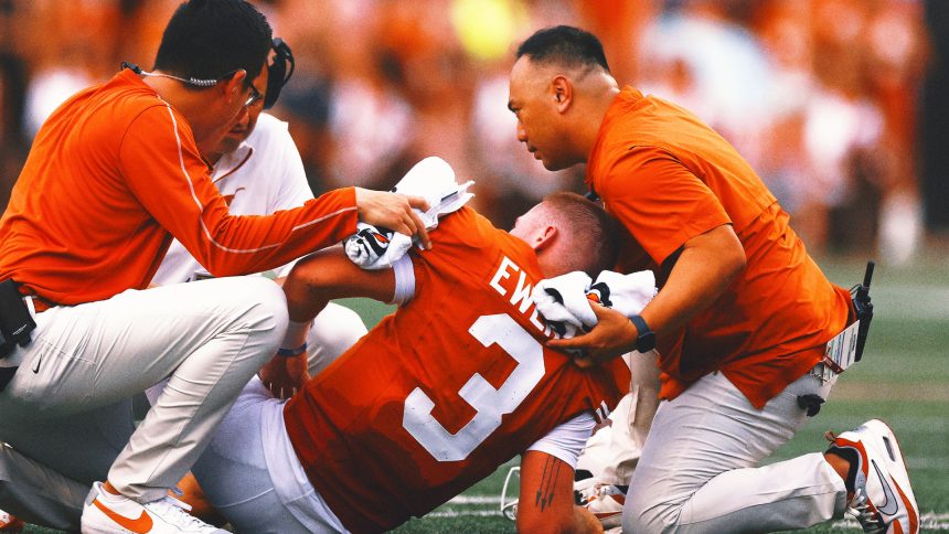 Quinn Ewers leaves Texas vs. UTSA with abdominal injury, Arch Manning takes over