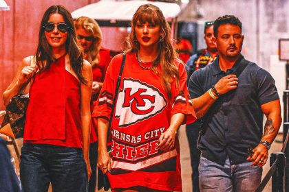 Taylor Swift back at Arrowhead to watch Travis Kelce, Chiefs vs. Bengals