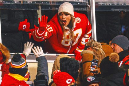 Taylor Swift in attendance for Chiefs' season opener vs. Ravens