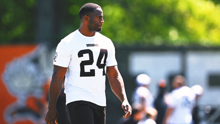 Browns RB Nick Chubb (knee) says first practice back 'like a dream,' no return timetable