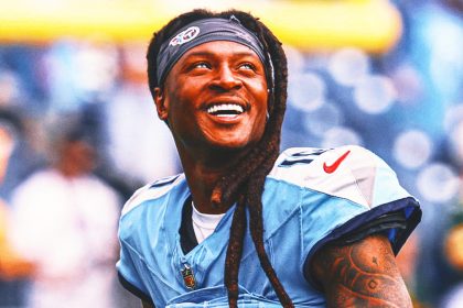 Chiefs acquire three-time All-Pro receiver DeAndre Hopkins from Titans