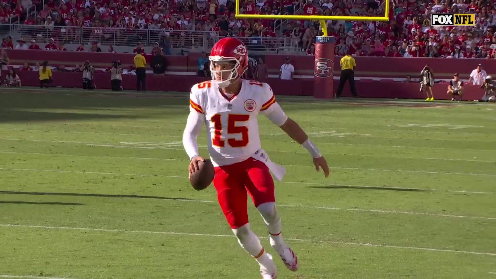 Tom Brady on Patrick Mahomes' BIG run that leads to a touchdown: ‘Plays to win’