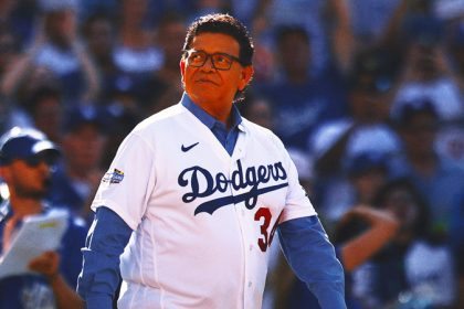 Dodgers to honor Fernando Valenzuela with No. 34 uniform patch