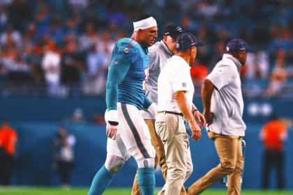 Dolphins LB Jaelan Phillips announces he suffered season-ending knee injury