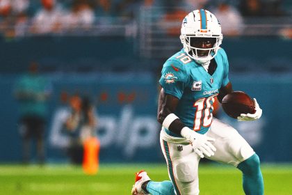 Dolphins WR Tyreek Hill says he's happy in Miami amid trade speculation