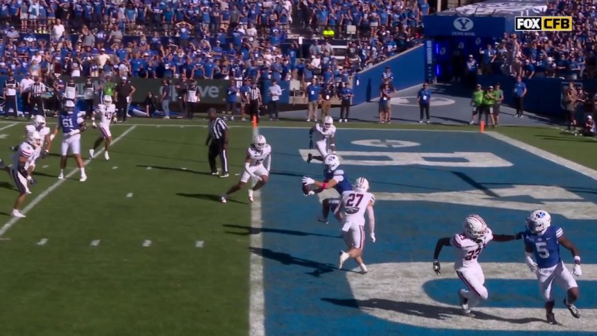 Jake Retzlaff connects with Chase Roberts on a nine-yard TD, extending BYU's lead vs. Arizona