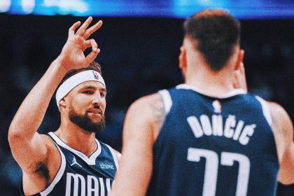 Klay Thompson scores 22 points, breaks franchise 3-point record in Mavs debut