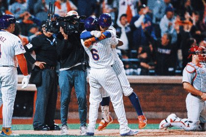 Lindor's grand slam sends Mets into NLCS with 4-1 win over Phillies in Game 4 of NLDS