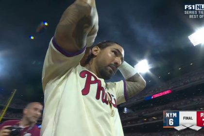 Nick Castellanos lines a walk-off single to win it for the Phillies, a 7-6 victory vs the Mets