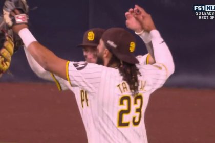 Robert Suárez strikes out Gavin Lux to seal Padres' 6-5 win over Dodgers in Game 3 of NLDS