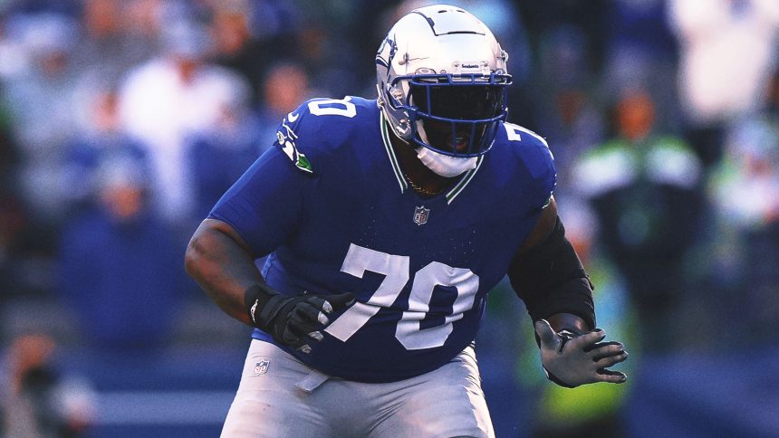 Seahawks sign 42-year-old veteran lineman Jason Peters to practice squad