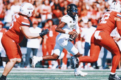 Shedeur Sanders accounts for 3 touchdowns, Colorado shuts down Arizona 34-7