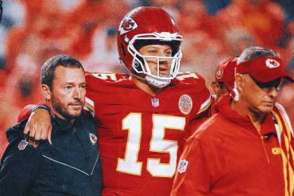 Chiefs' Patrick Mahomes practicing as usual 2 days after tweaking left ankle