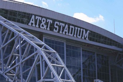 Debris falls from roof at home of Cowboys before game against Texans