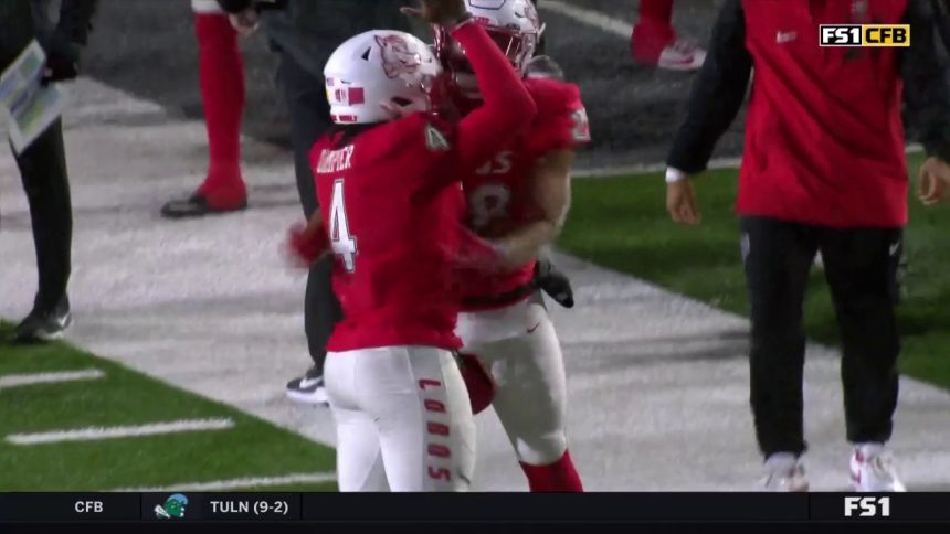 Devon Dampier scores game-winning touchdown to secure New Mexico's 38-35 upset over No. 18 Washington State