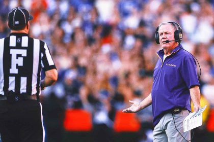 LSU coach Brian Kelly screams at player, gets yelled at by another in Florida loss