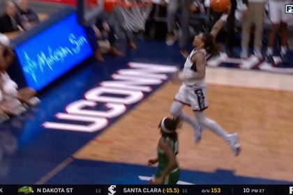 Solomon Ball intercepts pass and throws down a TOMAHAWK slam to extend UConn's lead over Le Moyne