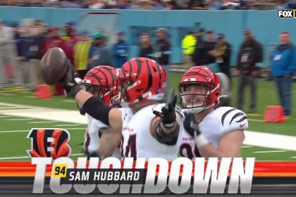 Bengals' Joe Burrow connects with Sam Hubbard for a two-yard TD to tie the game vs. Titans