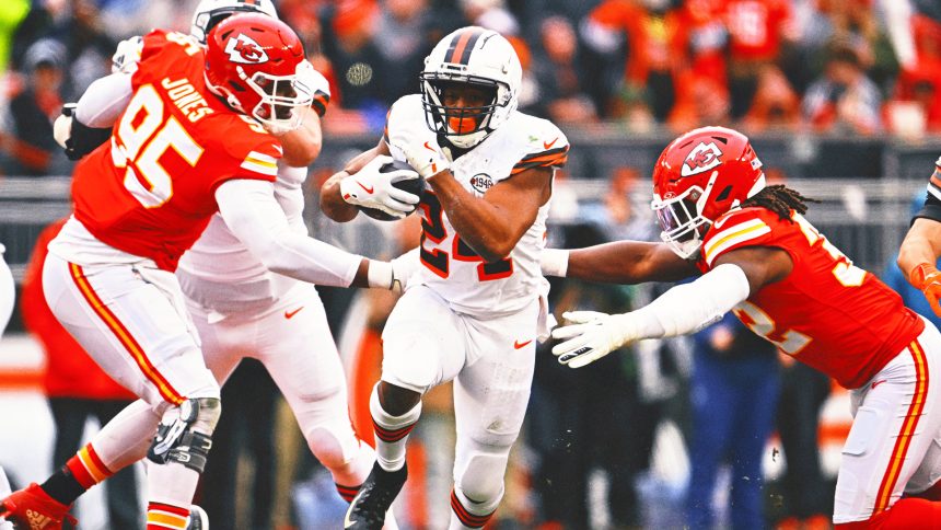 Browns RB Nick Chubb suffered broken foot in loss vs. Chiefs