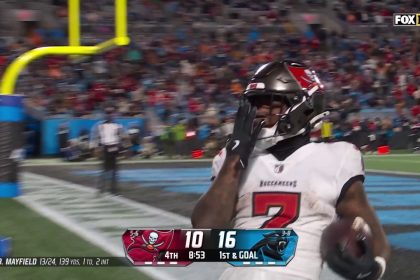 Bucky Irving's six-yard rushing touchdown gives Buccaneers a 17-16 lead over Panthers