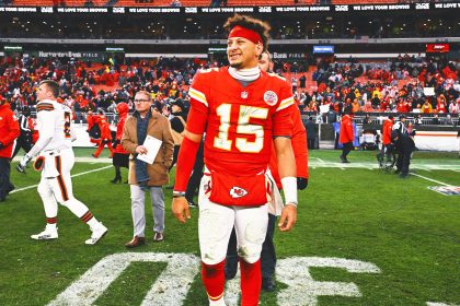 Chiefs' Patrick Mahomes has high-ankle sprain, status for Texans game unclear