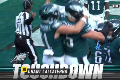 Jalen Hurts finds Grant Calcaterra on 4-yard touchdown to give Eagles 22-16 lead over Panthers